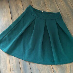 The Limited Pleated Green A-Line Classy Textured Midi Skirt Size 2 (Z8)